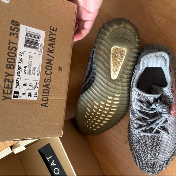 Yeezy boost 350 v2 beluga 2.0 - Picture 3 of 5